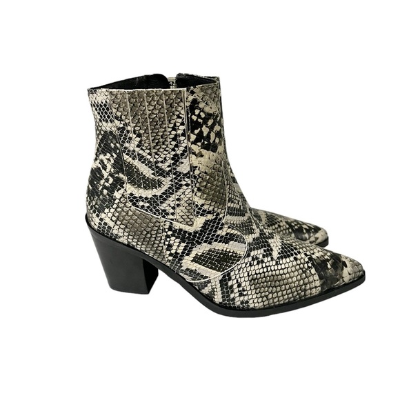 Blondo Que Waterproof Snakeskin Print Leather Block Heel Booties New! Size 9.5 - Picture 2 of 11